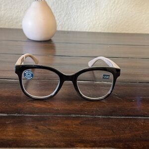 Anthropologie peepers reader size +2 in grand view design
